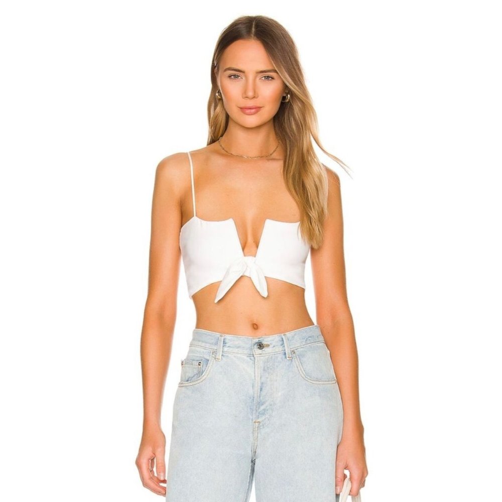 superdown Estelle Knot Crop Top in White Size Small - Picture 1 of 9